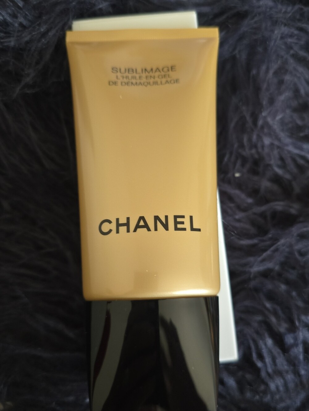 CHANEL Sublimage Cleansing Oil-Gel in Gold and Black